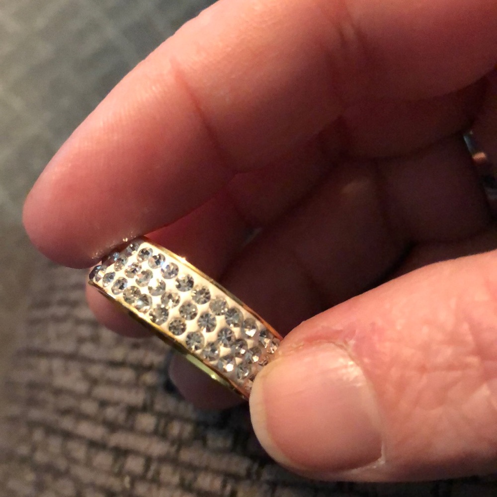 🏵Size 8 eternity band gold tone/clear crystal